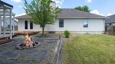 2811 Windrush Dr in Fort Wayne, IN - Building Photo - Building Photo
