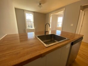 71 Prospect St, Unit 3 in Jersey City, NJ - Building Photo - Building Photo