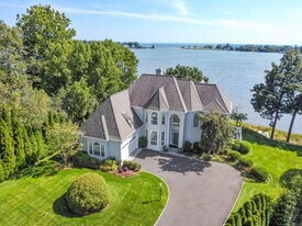 19 Weeds Landing in Darien, CT - Building Photo