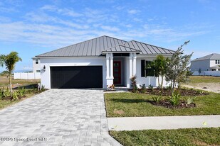 657 Clearwater Ave in Satellite Beach, FL - Building Photo