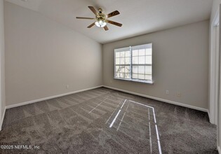 5815 Parkstone Crossing Dr in Jacksonville, FL - Building Photo - Building Photo