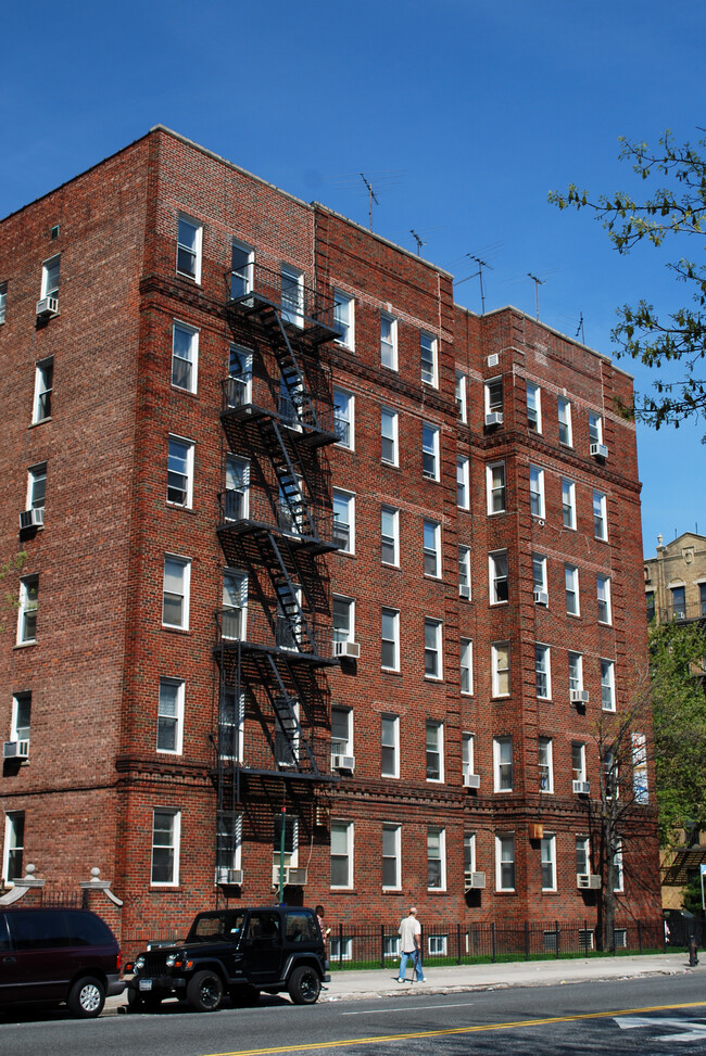 1900 Quentin Rd in Brooklyn, NY - Building Photo - Building Photo