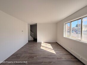 330R Cherry St in Scranton, PA - Building Photo - Building Photo