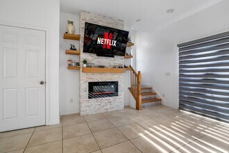 3012 Bird of Paradise Ln in Kissimmee, FL - Building Photo - Building Photo