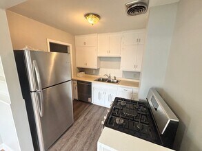 2837 Virginia Ave S in Minneapolis, MN - Building Photo - Building Photo