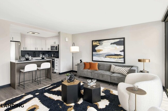 1922 W Ogden Ave in Chicago, IL - Foto de edificio - Building Photo