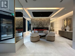 5858 Yonge St in Toronto, ON - Building Photo - Building Photo