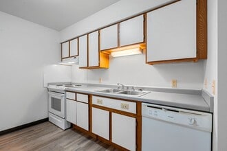 Sylvan Glen Apartments in Wisconsin Rapids, WI - Building Photo - Building Photo