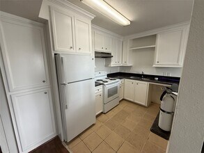 3002 Market St in Houston, TX - Building Photo - Building Photo