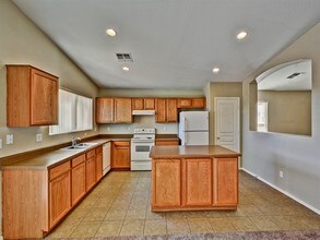 161 N 151st Ave in Goodyear, AZ - Foto de edificio - Building Photo