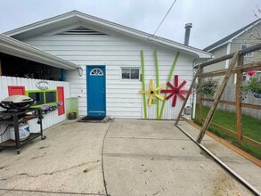 203 N Cedar St in Traverse City, MI - Building Photo - Building Photo