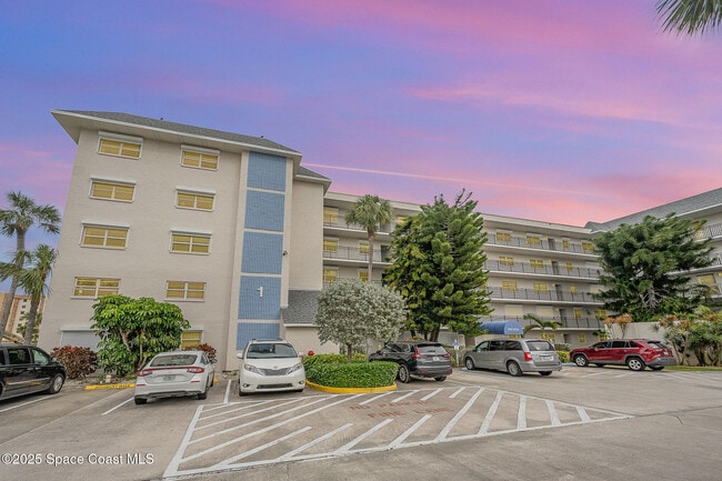 1700 N Atlantic Ave in Cocoa Beach, FL - Building Photo - Building Photo