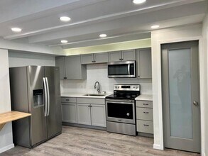 5804 Circulo Dr in Lago Vista, TX - Building Photo - Building Photo