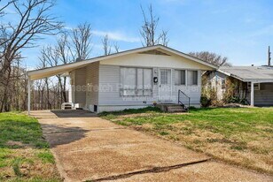 10201 Gourock Dr in St. Louis, MO - Building Photo