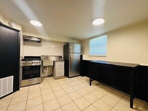 16 Briarwood Rd in Jersey City, NJ - Building Photo - Building Photo