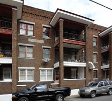 569 Stratton St in Logan, WV - Building Photo