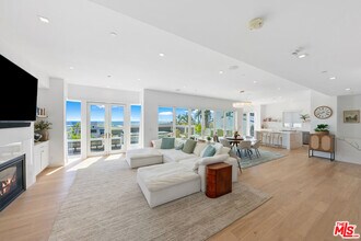 25157 Malibu Rd in Malibu, CA - Building Photo - Building Photo