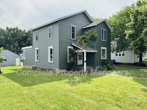 247 E Fremont St in Owatonna, MN - Building Photo - Building Photo