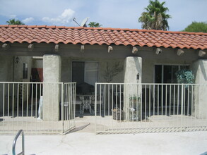 520 S Highland Dr in Palm Springs, CA - Building Photo - Building Photo