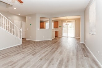 7818 N Tay River Ct in Las Vegas, NV - Foto de edificio - Building Photo