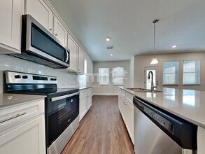 6391 Emerald Hls Wy in Wesley Chapel, FL - Building Photo - Building Photo