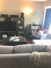 1084 W Thorndale Ave-Unit -2F in Chicago, IL - Foto de edificio - Building Photo