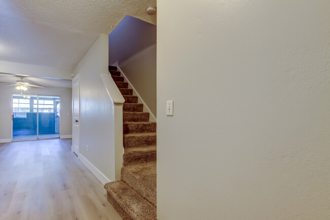 115 114th Terrace NE, Unit 115 114th Terrace NE in St. Petersburg, FL - Building Photo - Building Photo