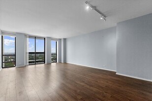 1660 N La Salle Dr, Unit 1608 in Chicago, IL - Building Photo