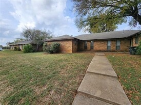 4405 Menzer Rd in Fort Worth, TX - Building Photo