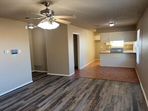 302 E 17th St in Wolfforth, TX - Building Photo - Building Photo