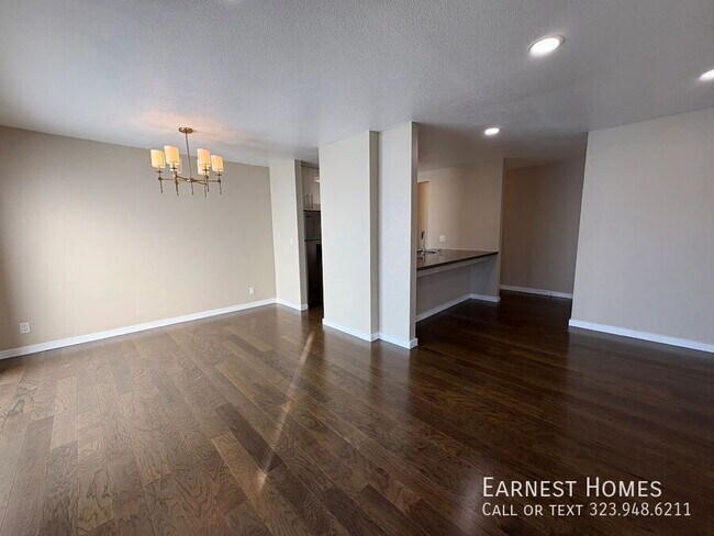 141 S Clark Dr in Los Angeles, CA - Building Photo - Building Photo