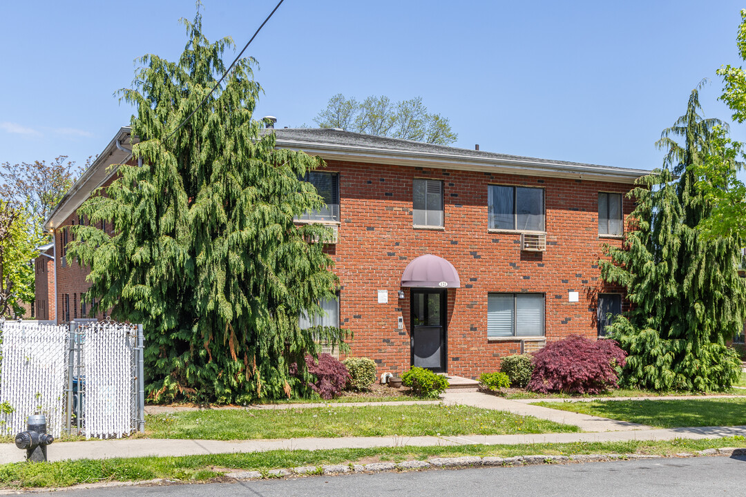 Bridgeview Garden Apartments in Staten Island, NY - Building Photo