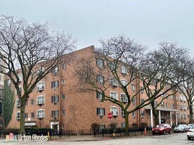 672 W Sheridan Rd, Unit A01C in Chicago, IL - Building Photo