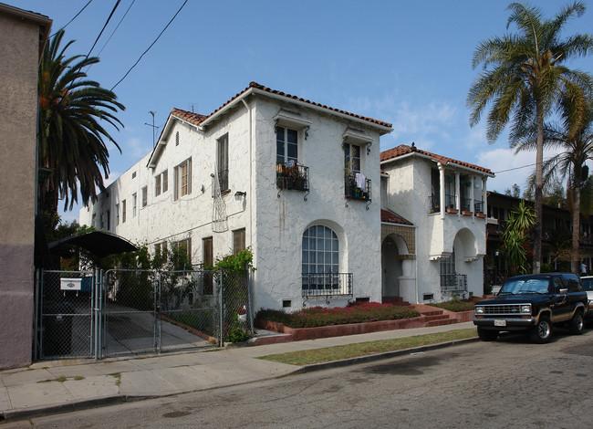 5017 Institute Pl in Los Angeles, CA - Foto de edificio - Building Photo