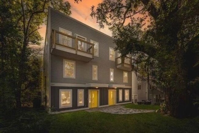 property at 1243 N Bronough St