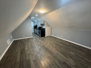1938 N Drake Ave in Chicago, IL - Building Photo - Building Photo