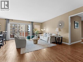 8591 Riverside Dr E in Windsor, ON - Building Photo - Building Photo