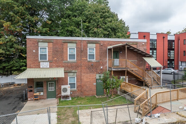 Kensington Square Apartments in New Haven, CT - Building Photo - Building Photo