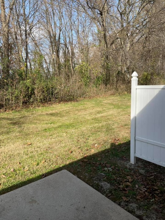 112 Creekside Dr in Franklin, KY - Building Photo