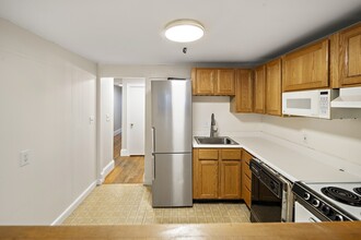 144 Marlborough St, Unit 1 in Boston, MA - Building Photo - Building Photo