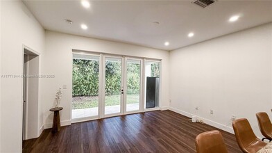 2262 SE 2nd St in Homestead, FL - Building Photo - Building Photo