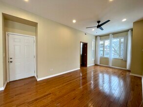 2028 N Hamlin Ave in Chicago, IL - Building Photo - Building Photo