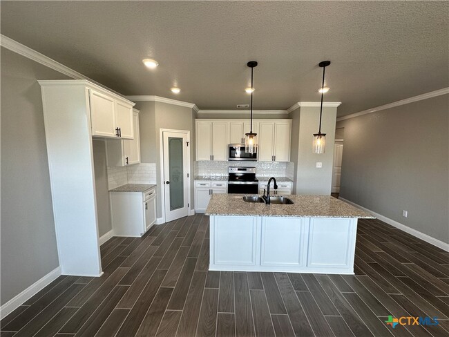 property at 1423 Curlew Ln