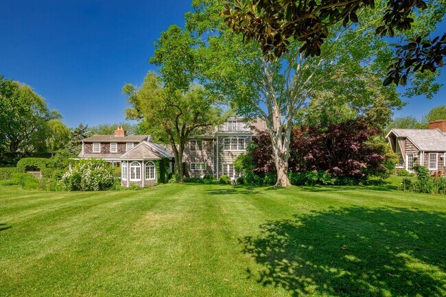 561 Sagg Main St in Sagaponack, NY - Building Photo - Building Photo