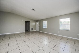 211 Cobalt Dr in Kissimmee, FL - Building Photo - Building Photo