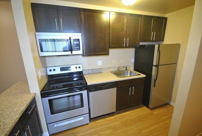 Huron Flats in Ann Arbor, MI - Building Photo - Building Photo