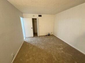2980 Riverside Dr, Unit Foxwood hollow in Coral Springs, FL - Foto de edificio - Building Photo