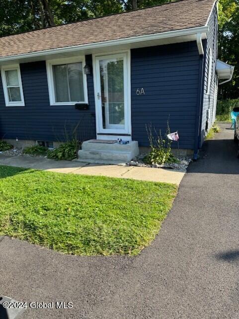 property at 6 Marlyn Dr