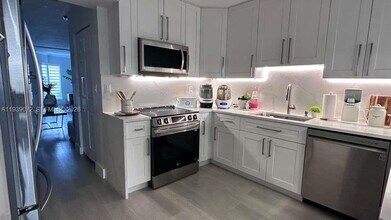 7360 W 29th Ave in Hialeah, FL - Building Photo - Building Photo