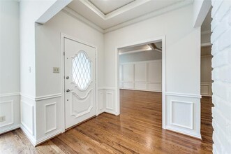 6905 Chevy Chase Ave in Dallas, TX - Foto de edificio - Building Photo